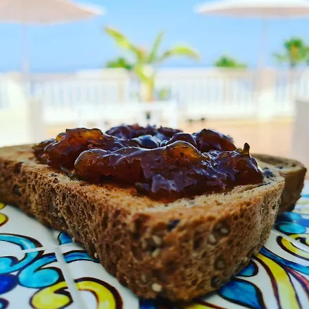 Eneide Nocleg ze śniadaniem 3*