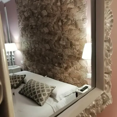 Eneide Nocleg ze śniadaniem 3*