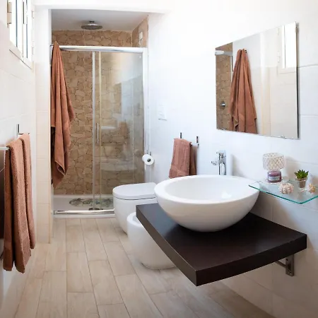 Eneide Nocleg ze śniadaniem Palmi